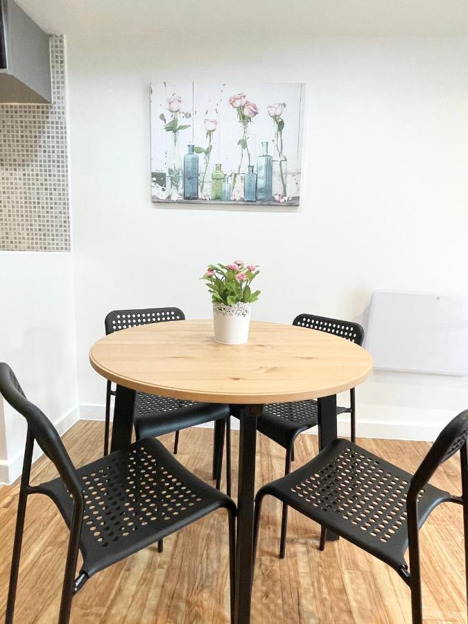 The Works-Fresh 2Bed In Centre, Opposite Arndale. Apartment Manchester Bagian luar foto